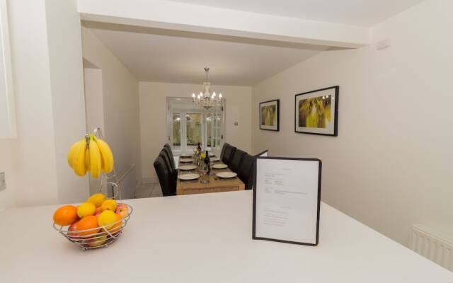 Luxury 5 Bed house in Windsor