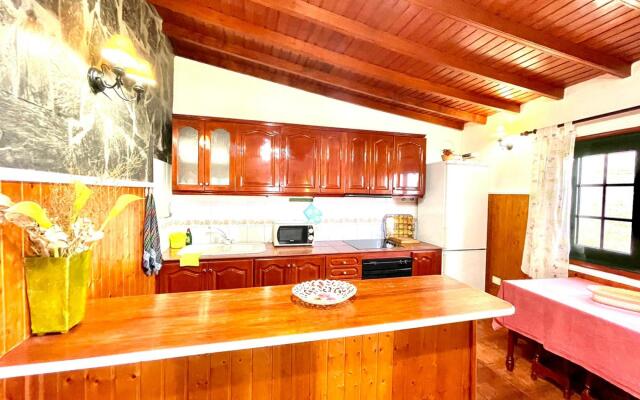 Casa Rural 3 con Barbacoa Cerca de Playa Hermigua