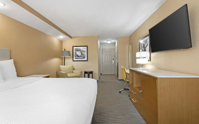Best Western Cooperstown Inn & Suites