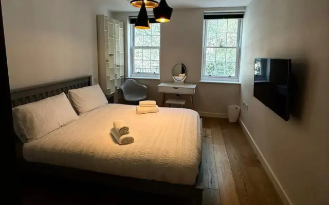 Central London Apartment With 2 Bedrooms -sleeps 6