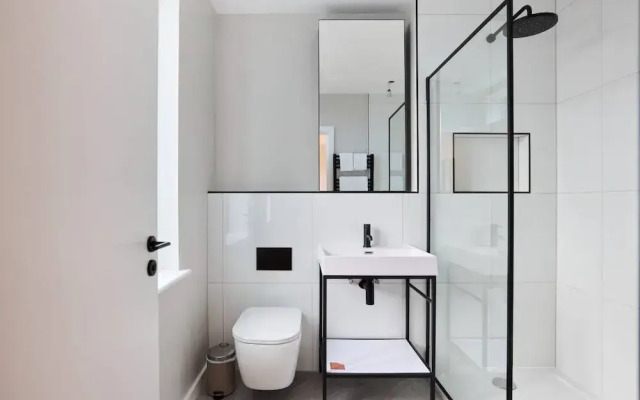 The Brondesbury Place - Bright 2bdr Flat With Balcony + Parking