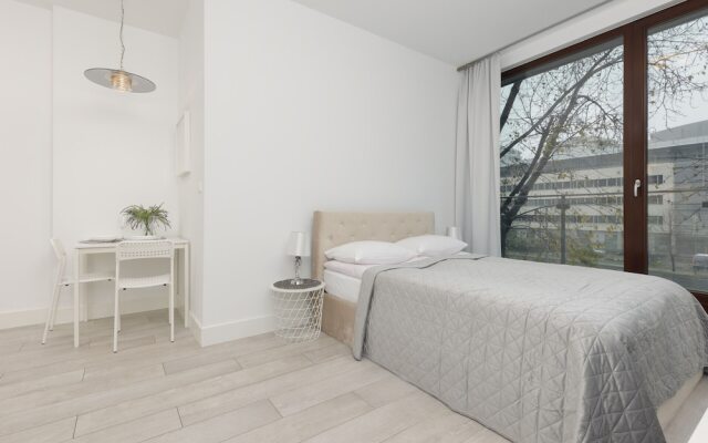 Triton Park Studio Warsaw by Renters