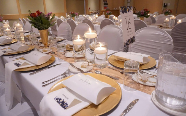 Clarion Lakeside Inn & Conference Centre