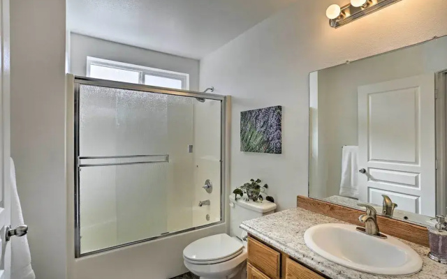 Centrally Located Mt Shasta Home w/ Deck!