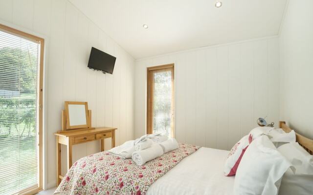 1 Streamside, Looe
