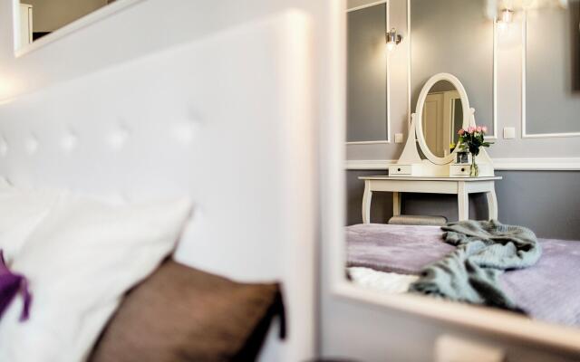 Main Square Apartments