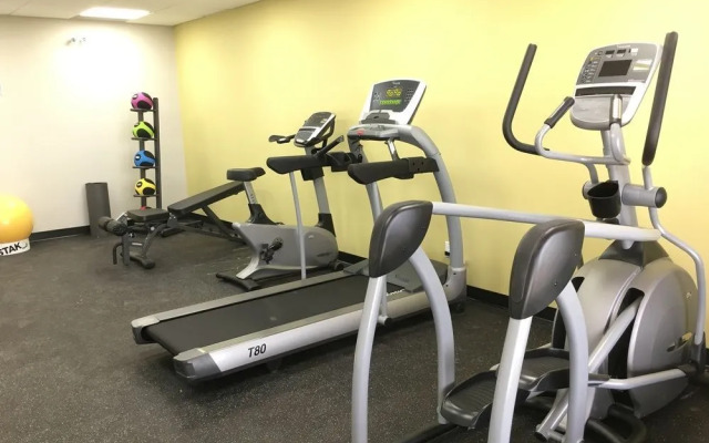 Days Inn and Suites Airdrie