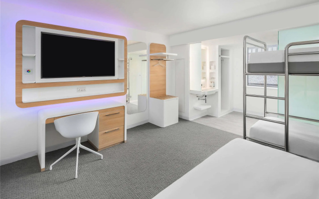 YOTEL Edinburgh - Image 7