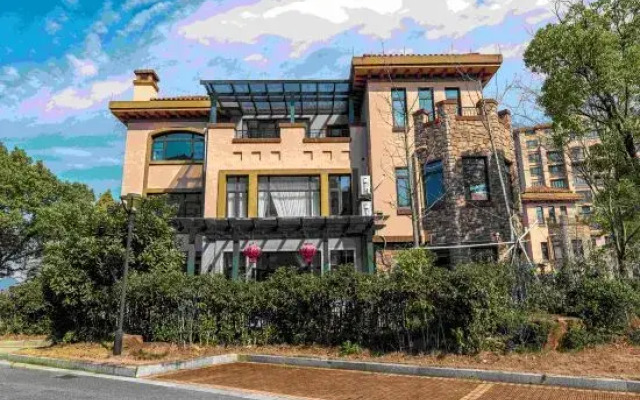 Yincaolu Lingfeng Bieyuan (Yulin Wonderland Store)