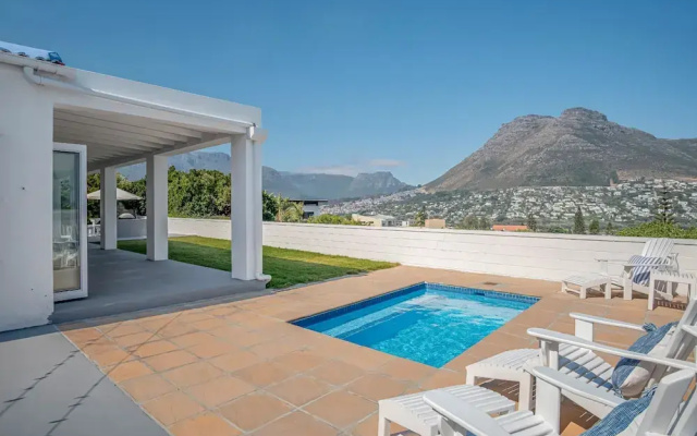 Unwind in Coastal Charm at Villa Santorini