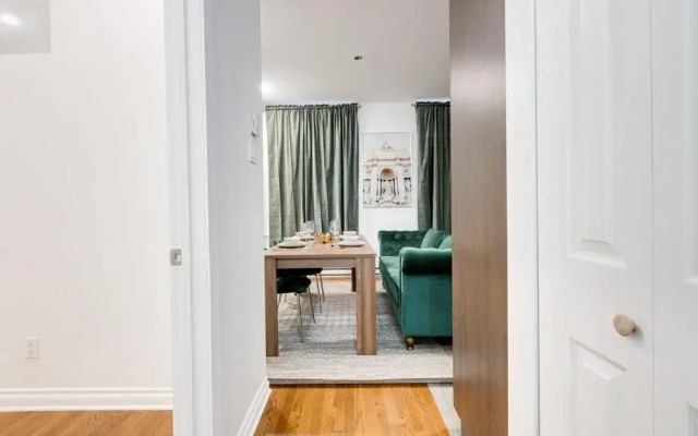 M11 Beautiful Cozy 2BR w AC Perfect Location