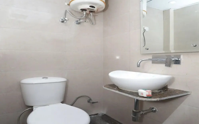 OYO 12503 Hotel Corner Point