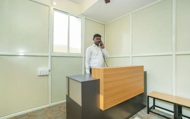 Oyo Flagship 30074 Electronic City