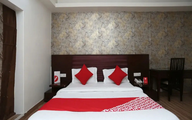OYO 13758 XS Residency