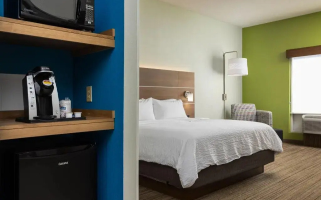 Holiday Inn Express & Suites Carrollton by IHG