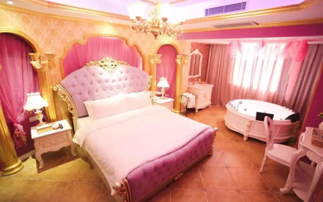 Tianelian Lovers Theme Hotel Sanya
