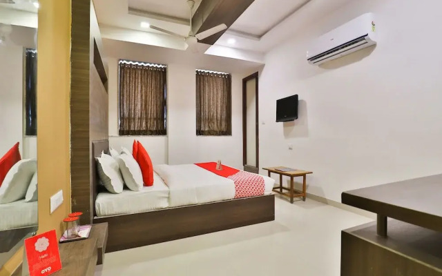 OYO 12800 Hotel VLEE