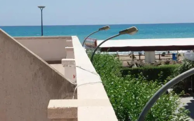 Apartamentos Irta Playa 3000