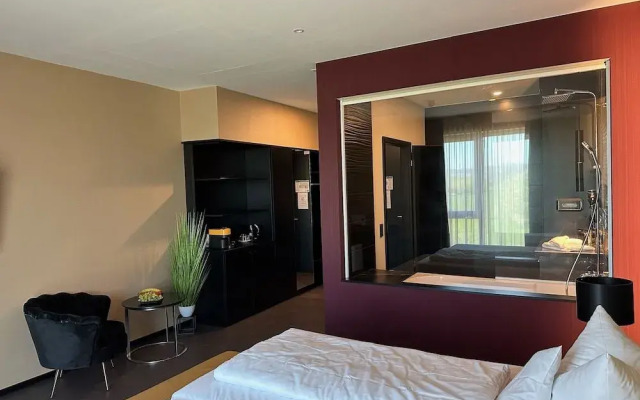 Primetime Hotel