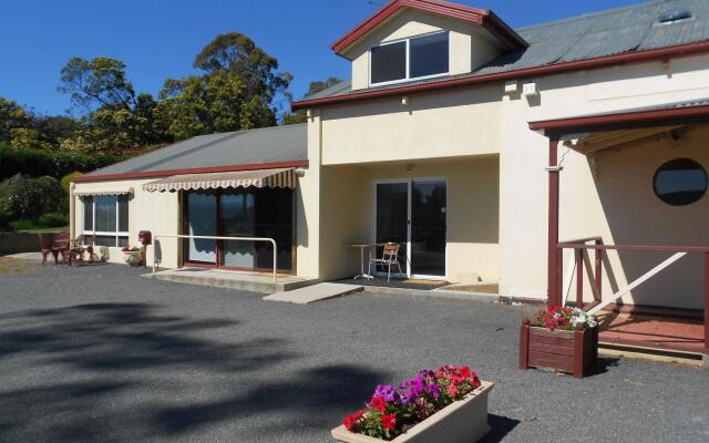 Pastimes Riverfront Apartments