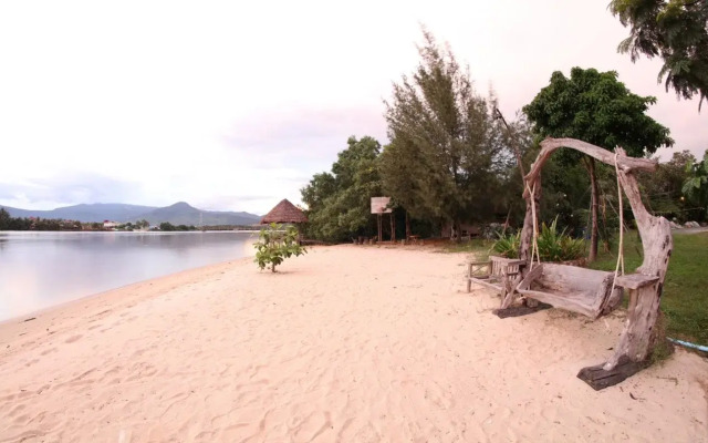 Natural Bungalows Restaurant and Bar