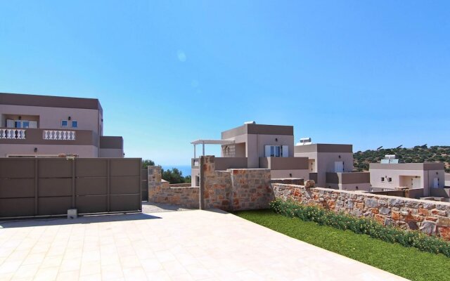 A Greatl 2 Bedroom Villa in Kounali, Crete With its own Swimming Pool