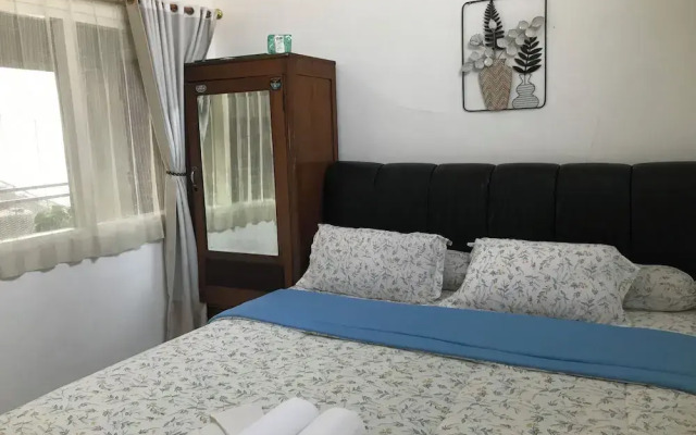 OYO 94320 Homestay Abah Hank Syariah