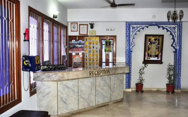 Vinayak Hotel