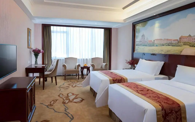 Vienna Hotel North Shenzhen Science and Technology Park Branch