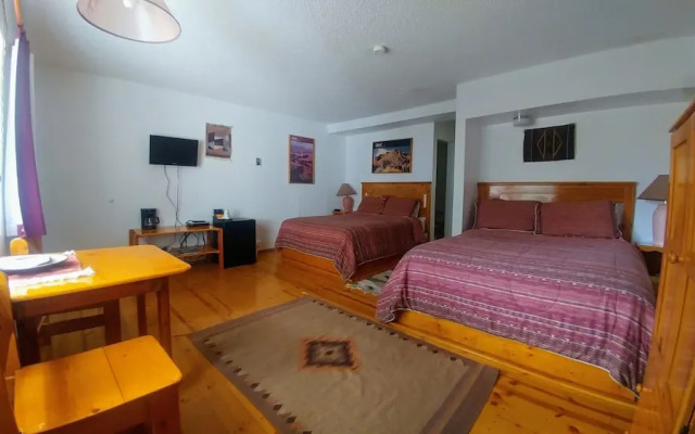 Capitol Reef Inn & Cafe