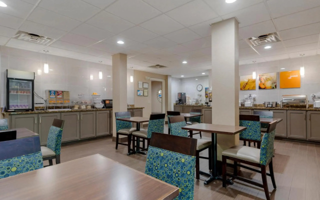 Comfort Suites Columbus State University Area