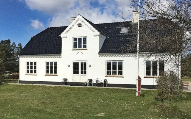 10 Person Holiday Home in Oksbol