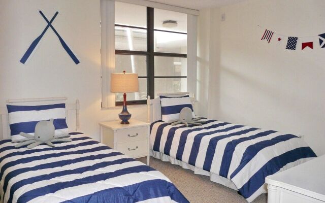 Peaceful Condo With Pool and Steps to Tigertail Beach