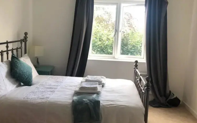 33 Bittern House (apartment)