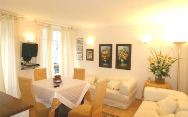 Apartment With 2 Bedrooms in Paris, With Wonderful City View and Wifi