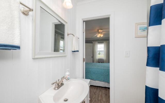 Friendship Lodge by Oak Island Accommodations