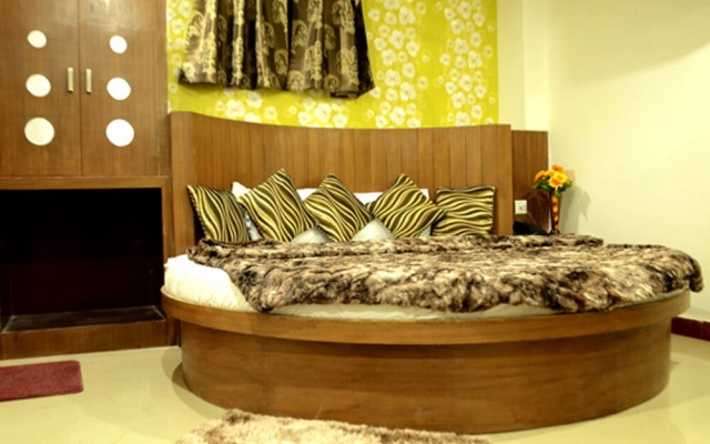 Hotel Crown – Guest Rooms – Haridwar