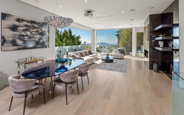 Sunset Heights - Elegant Modern Villa With Beautiful Views in the Hills