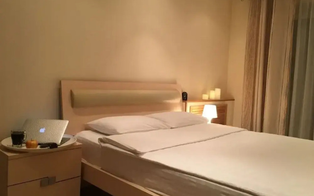 Апартаменты на Океанском пр-те, 100