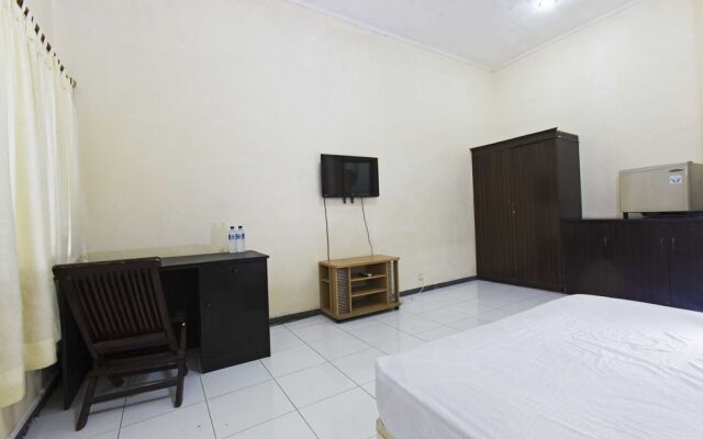 RedDoorz @ Kemang Ampera