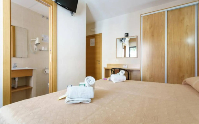 Hostal Costabella - Comfort Triple Room Standard Rate