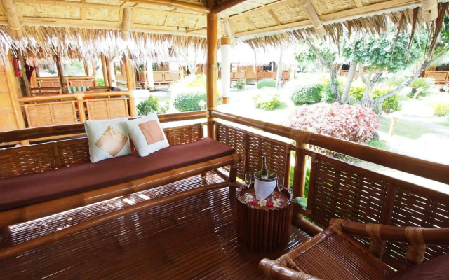 Pura Vida Beach & Dive Resort