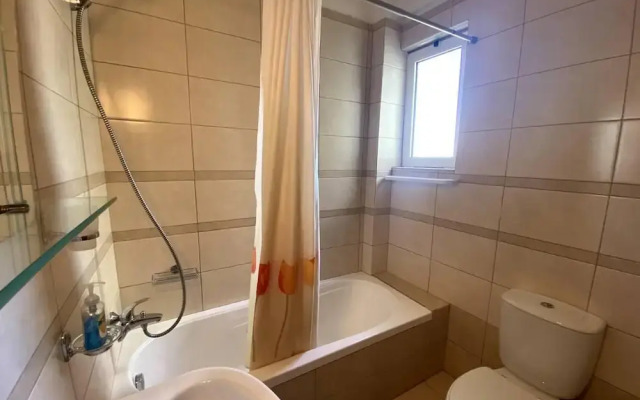 Impeccable Apt Sleeps 5 in Heraklion