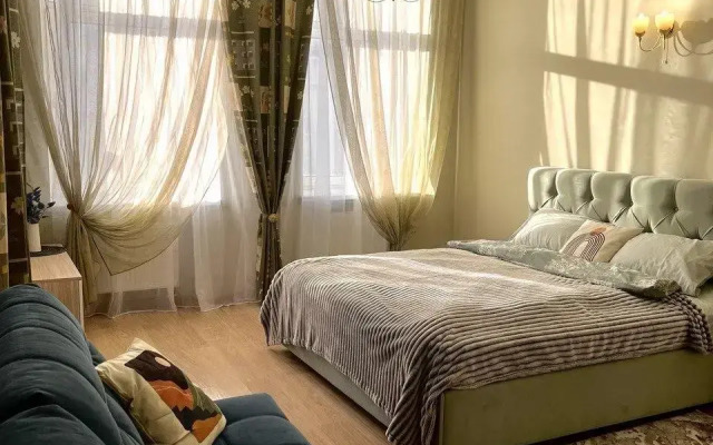 Big Family Apartment on Gogol Street 25