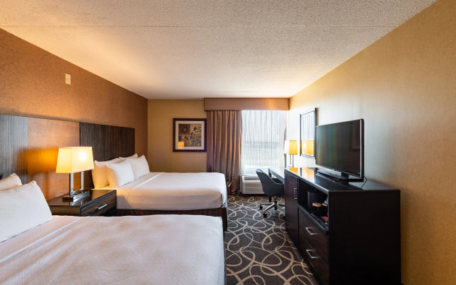 Crowne Plaza Newark Airport by IHG