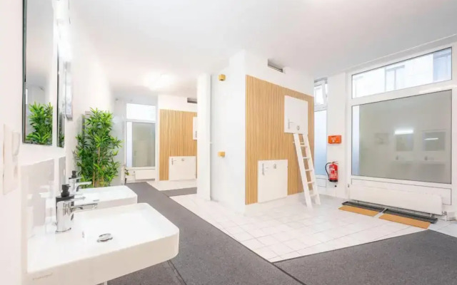 Robin Wood Apartment