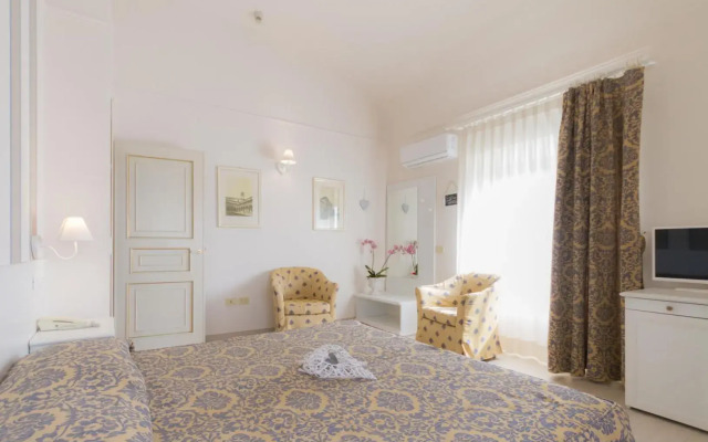 Grand Hotel Villa Parisi