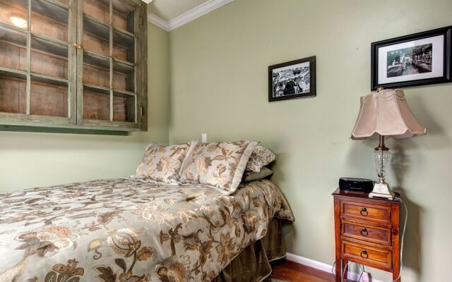 Ontario Park City bungalow