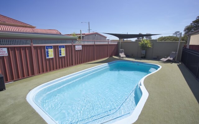 Country City Motor Inn