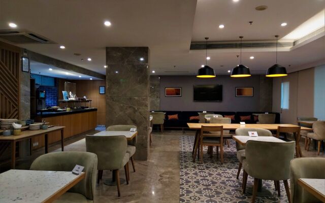 Holiday Inn Express Ahmdabad Prahlad Nagar, an IHG Hotel